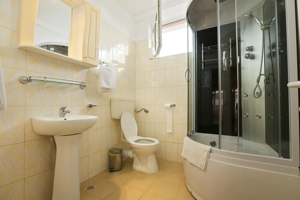 Hotel Class Oradea Eksteriør billede