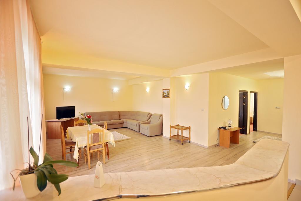 Hotel Class Oradea Eksteriør billede