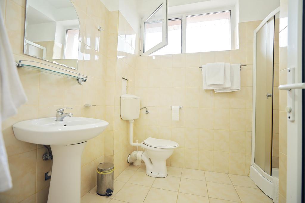 Hotel Class Oradea Eksteriør billede